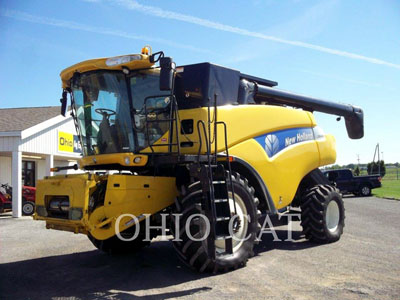 2008 COMBINES CASE/NEW HOLLAND CR9040